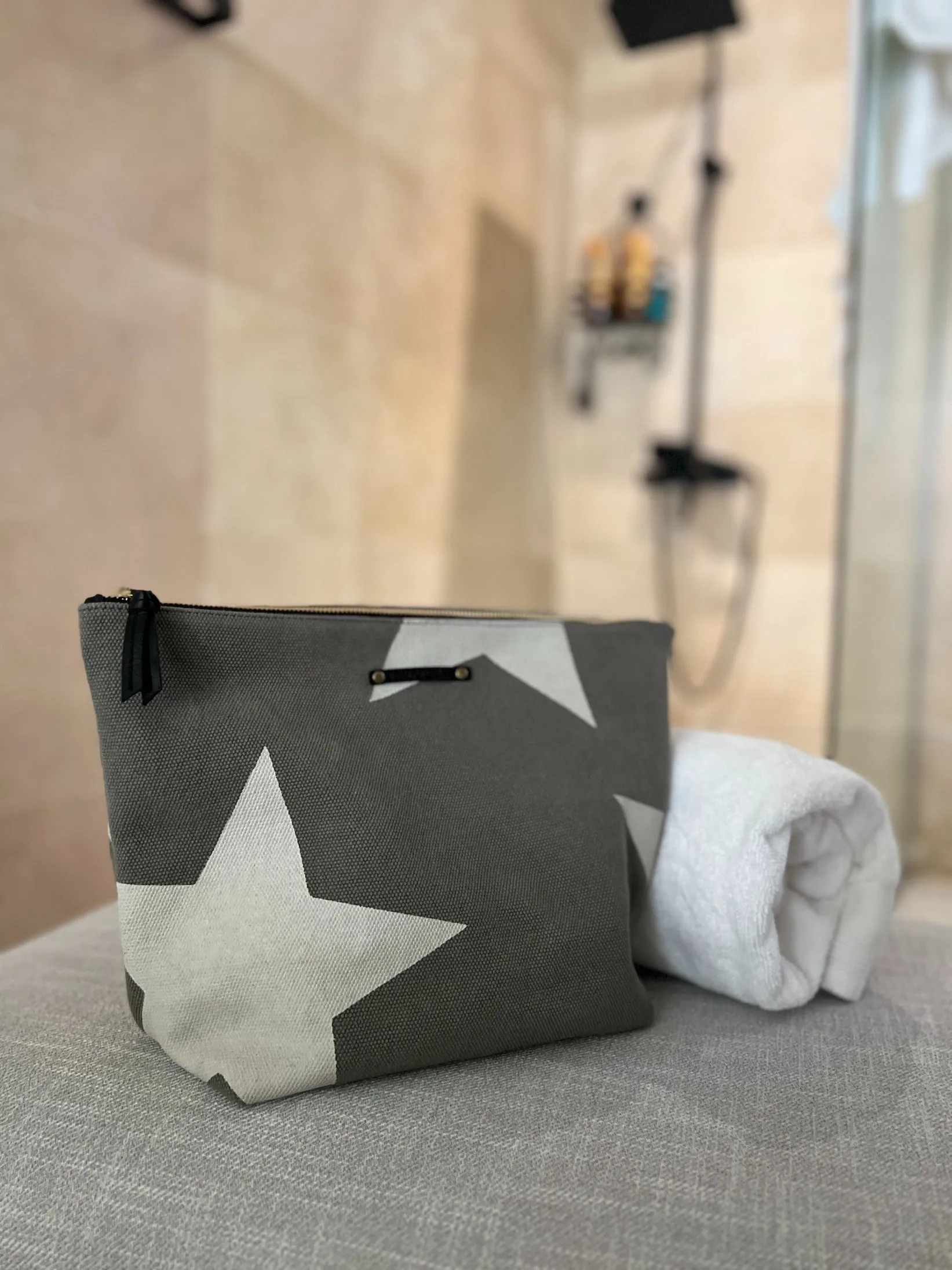 Smoke Giganti Star Wash Bag